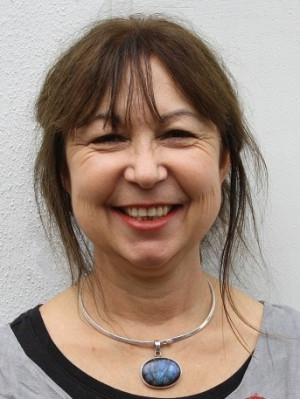 Mrs D Larcombe